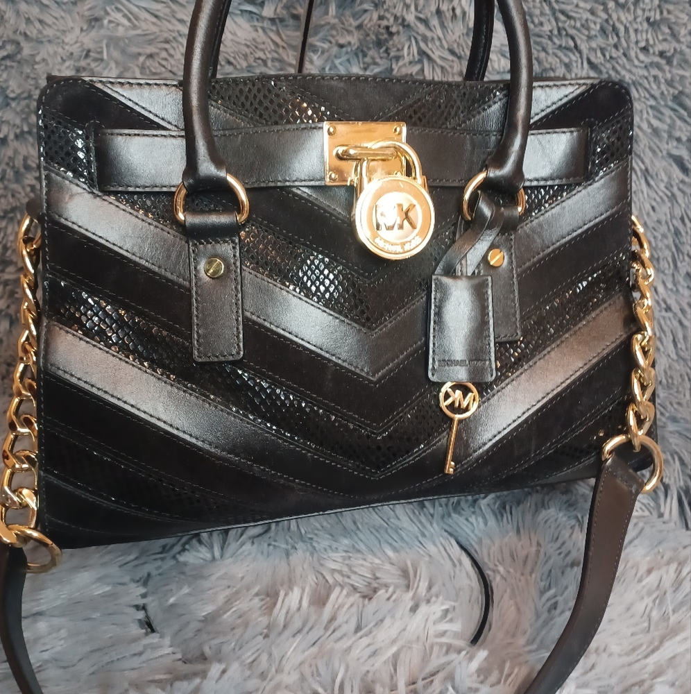 ❌SOLD❌Michael Kors Rare Hamilton tote/Shoulder bag with lock and key EUC 14x12x5